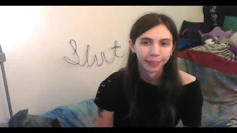 Snapshot of totalfuckingadorable chatting on 10, 10, 2025 Luna online show from 10, 10, 2025