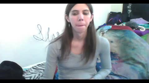 Snapshot of totalfuckingadorable chatting on 27, 10, 2025 Luna online show from 27, 10, 2025