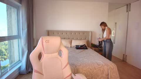 Snapshot of tracy_tay1or chatting on 9, 7, 2026 Tracy GMT2 Mon 3 AM - 4 PM Tue 3 AM - 4 PM Wed 3 AM - 4 PM Thur 3 AM - 4 PM Fri 3 AM - 4 PM online show from 9, 7, 2026
