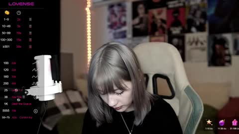 Snapshot of traharaaa chatting on 10, 2, 2026 Ariana and Erik online show from 10, 2, 2026