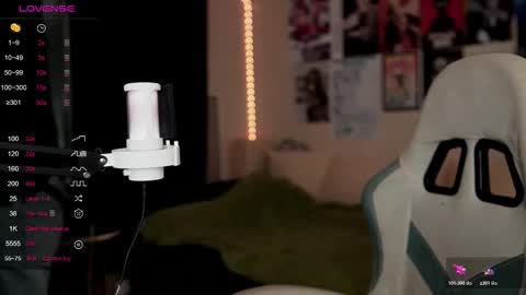 Snapshot of traharaaa chatting on 17, 2, 2026 Ariana and Erik online show from 17, 2, 2026