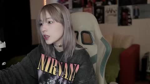 Snapshot of traharaaa chatting on 13, 3, 2026 Ariana and Erik online show from 13, 3, 2026