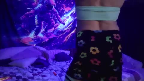 Snapshot of transmisshun chatting on 29, 1, 2025 transmisshun online show from 29, 1, 2025