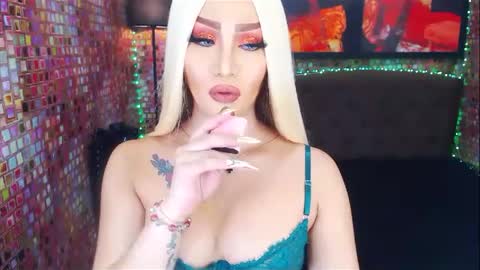 KYLIE BELLA  TS online show from 17, 2, 2025