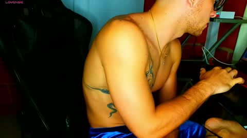 TRAVIS. online show from 18, 4, 2026