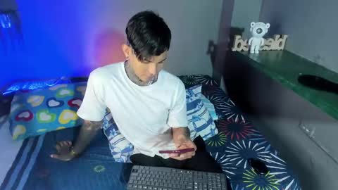 TRAV - INDEPENDENT MODEL online show from 8, 9, 2025