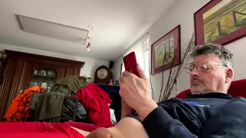 trebgeis1 online show from 24, 2, 2025