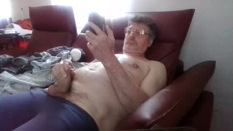 Snapshot of trebgeis1 chatting on 28, 4, 2026 trebgeis1 online show from 28, 4, 2026
