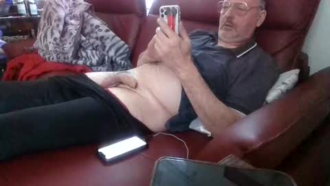 Snapshot of trebgeis1 chatting on 1, 5, 2026 trebgeis1 online show from 1, 5, 2026