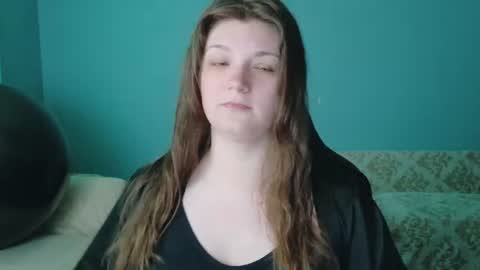 Snapshot of treejeanne chatting on 22, 6, 2026 TreeJeanne online show from 22, 6, 2026