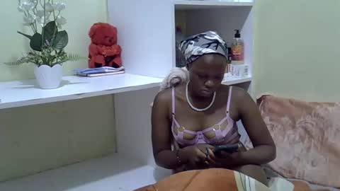 Snapshot of trendybooty chatting on 20, 9, 2025 tendybooty online show from 20, 9, 2025