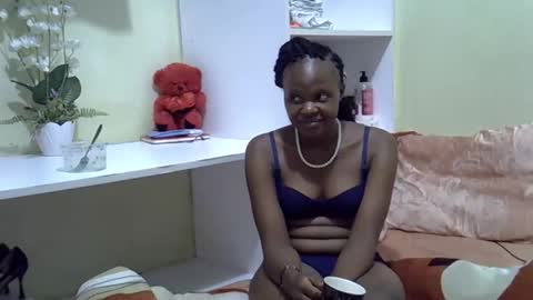 Snapshot of trendybooty chatting on 4, 10, 2025 tendybooty online show from 4, 10, 2025