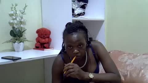 Snapshot of trendybooty chatting on 22, 11, 2025 tendybooty online show from 22, 11, 2025