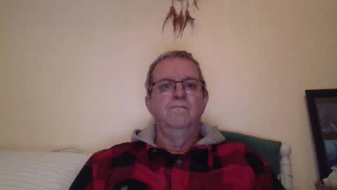 Snapshot of trev8331 chatting on 1, 3, 2026 Fe-fi-fo-fum online show from 1, 3, 2026