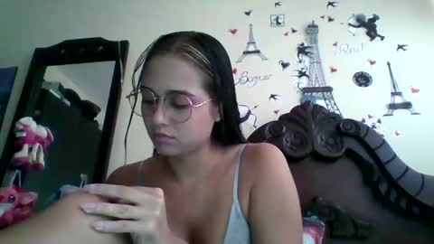 triana_bell online show from 2, 10, 2025