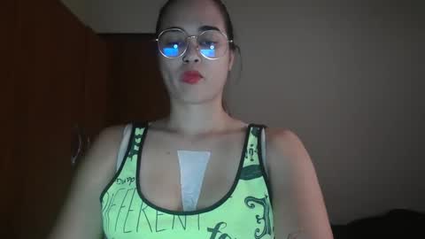 Snapshot of triana_bell chatting on 10, 2, 2026 triana_bell online show from 10, 2, 2026