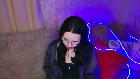 TriciaDaisy online show from 25, 4, 2026