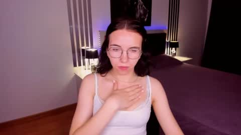 Snapshot of triciadaisy chatting on 9, 7, 2026 TriciaDaisy online show from 9, 7, 2026