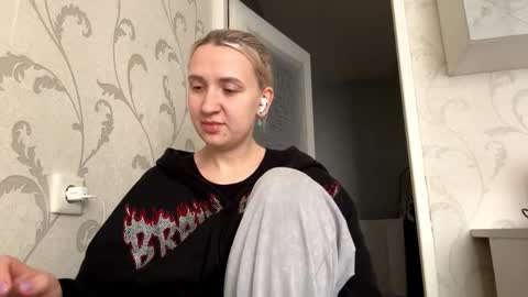 Camilla online show from 30, 10, 2025