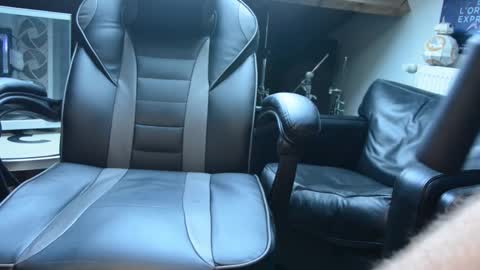 Snapshot of tripstocum chatting on 1, 10, 2025 FluideAmer online show from 1, 10, 2025