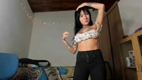 Snapshot of tristan_fantasycam22 chatting on 2, 10, 2025 Tristan And Samara online show from 2, 10, 2025