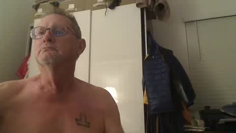 Snapshot of troffer1020 chatting on 31, 10, 2025 Troffer online show from 31, 10, 2025