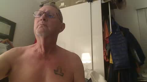 Snapshot of troffer1020 chatting on 5, 11, 2025 Troffer online show from 5, 11, 2025