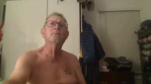 Snapshot of troffer1020 chatting on 20, 11, 2025 Troffer online show from 20, 11, 2025