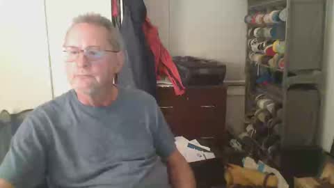 Snapshot of troffer1020 chatting on 31, 3, 2026 Troffer online show from 31, 3, 2026