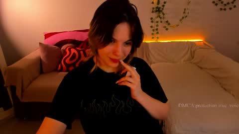 Snapshot of true_voice chatting on 24, 6, 2026 Emma online show from 24, 6, 2026