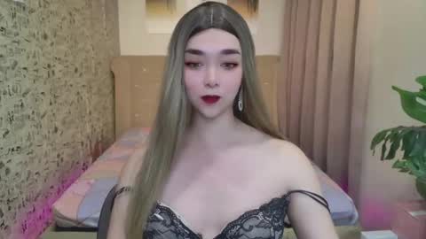 ts_yoshi_ online show from 4, 4, 2026