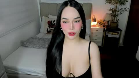 Snapshot of tspearlofasia chatting on 8, 7, 2026 Graciella online show from 8, 7, 2026