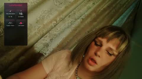 Snapshot of tspostophere chatting on 18, 4, 2026 Annika online show from 18, 4, 2026