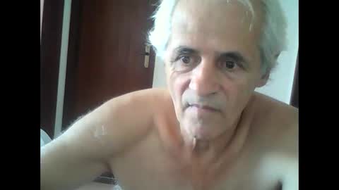 Snapshot of tuamigo8a chatting on 17, 2, 2025 Siveomeves online show from 17, 2, 2025