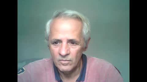 Snapshot of tuamigo8a chatting on 25, 10, 2025 Siveomeves online show from 25, 10, 2025