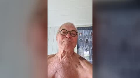 Snapshot of tubaist chatting on 14, 6, 2026 FINN but call me NANNA online show from 14, 6, 2026