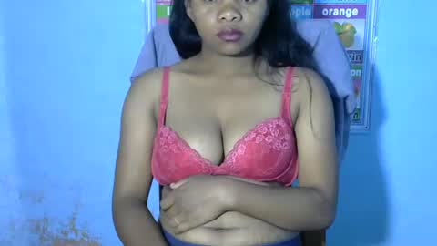 Snapshot of twenkle chatting on 17, 10, 2025 LORAH online show from 17, 10, 2025