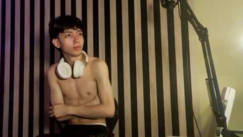 Snapshot of twink_sebas7 chatting on 4, 6, 2026 Sebastin online show from 4, 6, 2026