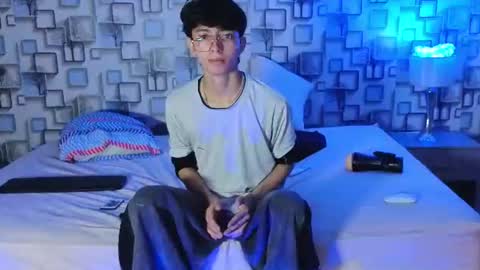 Snapshot of twink_sebas7 chatting on 12, 7, 2026 Sebastin online show from 12, 7, 2026