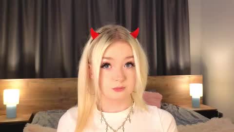 twinklefluff online show from 4, 11, 2025