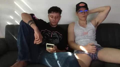 Snapshot of twinksguys360 chatting on 13, 10, 2025 Derrick online show from 13, 10, 2025