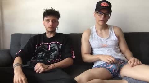 Snapshot of twinksguys360 chatting on 14, 10, 2025 Derrick online show from 14, 10, 2025