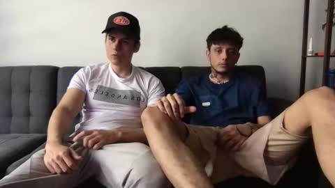 Snapshot of twinksguys360 chatting on 23, 10, 2025 Derrick online show from 23, 10, 2025