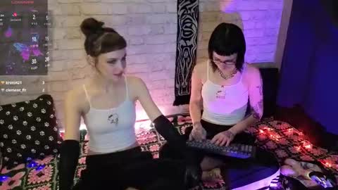 Sin and Skin online show from 18, 12, 2025