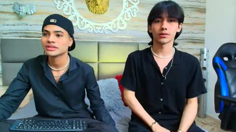 twinslovers_ online show from 9, 9, 2025