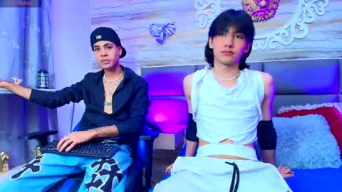 twinslovers_ online show from 11, 9, 2025