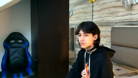 twinslovers_ online show from 13, 1, 2026