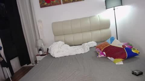 Snapshot of twitter_venusjenner chatting on 24, 12, 2024 REIGNEASIA online show from 24, 12, 2024