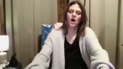 twizzler_twizzle online show from 6, 3, 2026