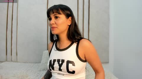 twodesiresary online show from 26, 5, 2026